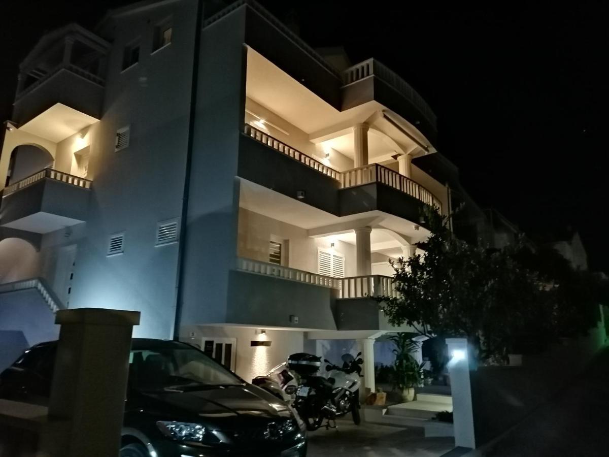 Apartments Iris Hvar Town Luaran gambar